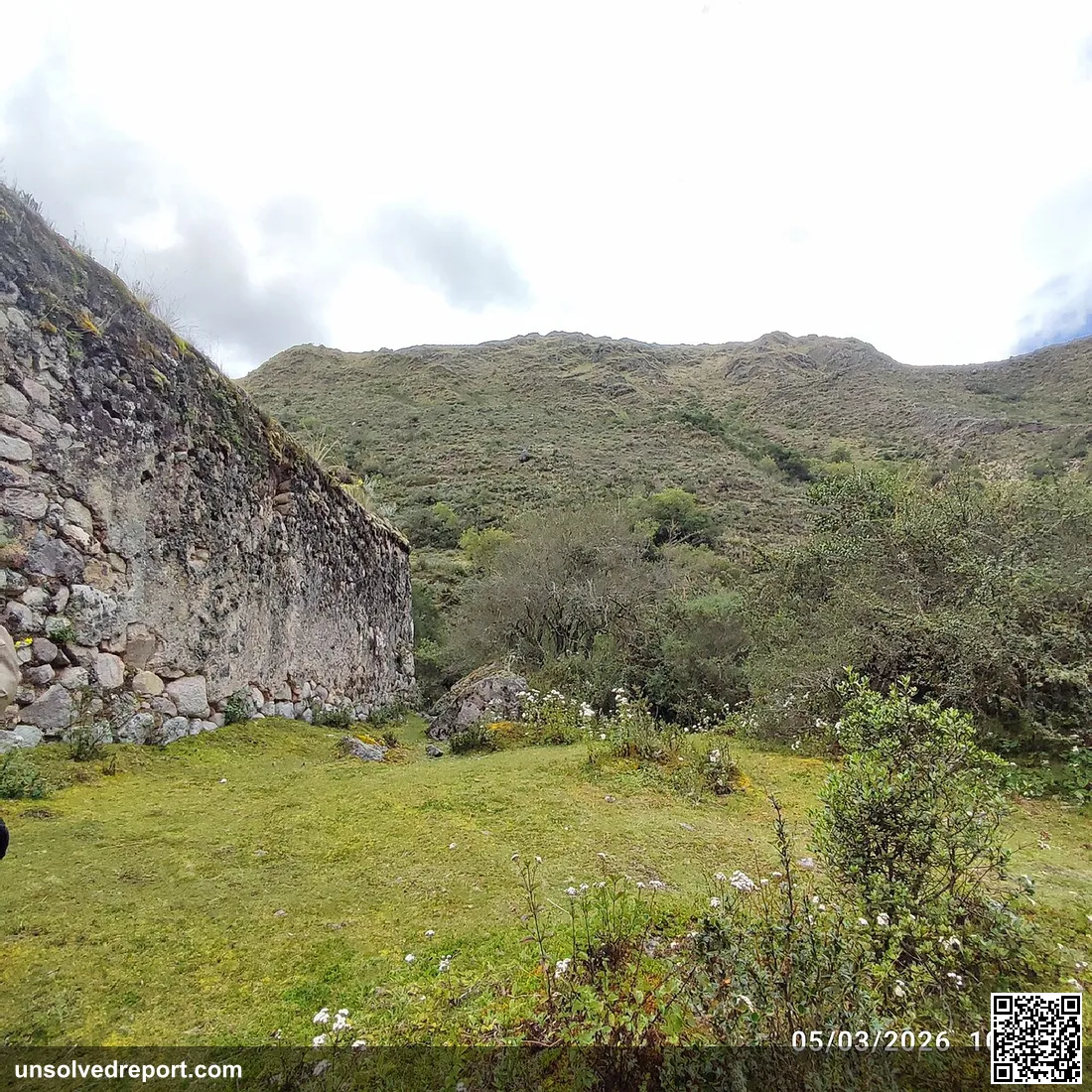 The picture depicts this natural landscape in the private conservation area called Suttoc Pacha, located in Urubamba pr…