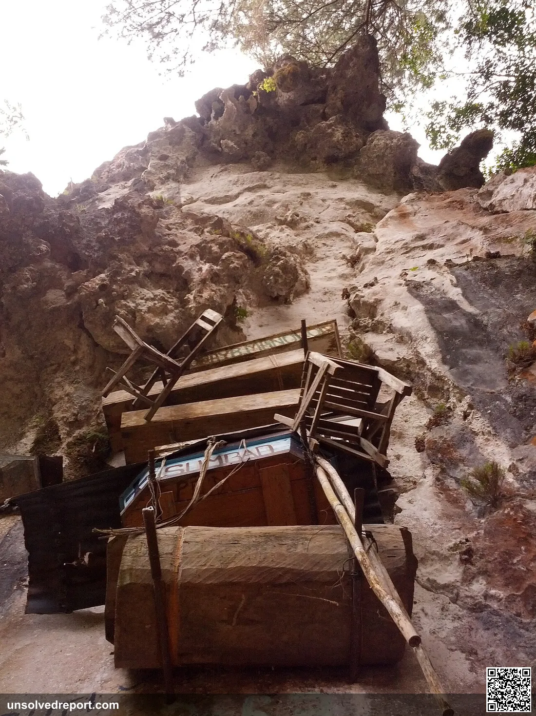 Coffins hanging by the cliff in Echo Valley, Sagada. Hanging coffins is an ancient burial custom among Igorot people of…
