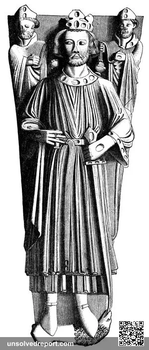 Effigy of King John on his monument in Worcester Cathedral