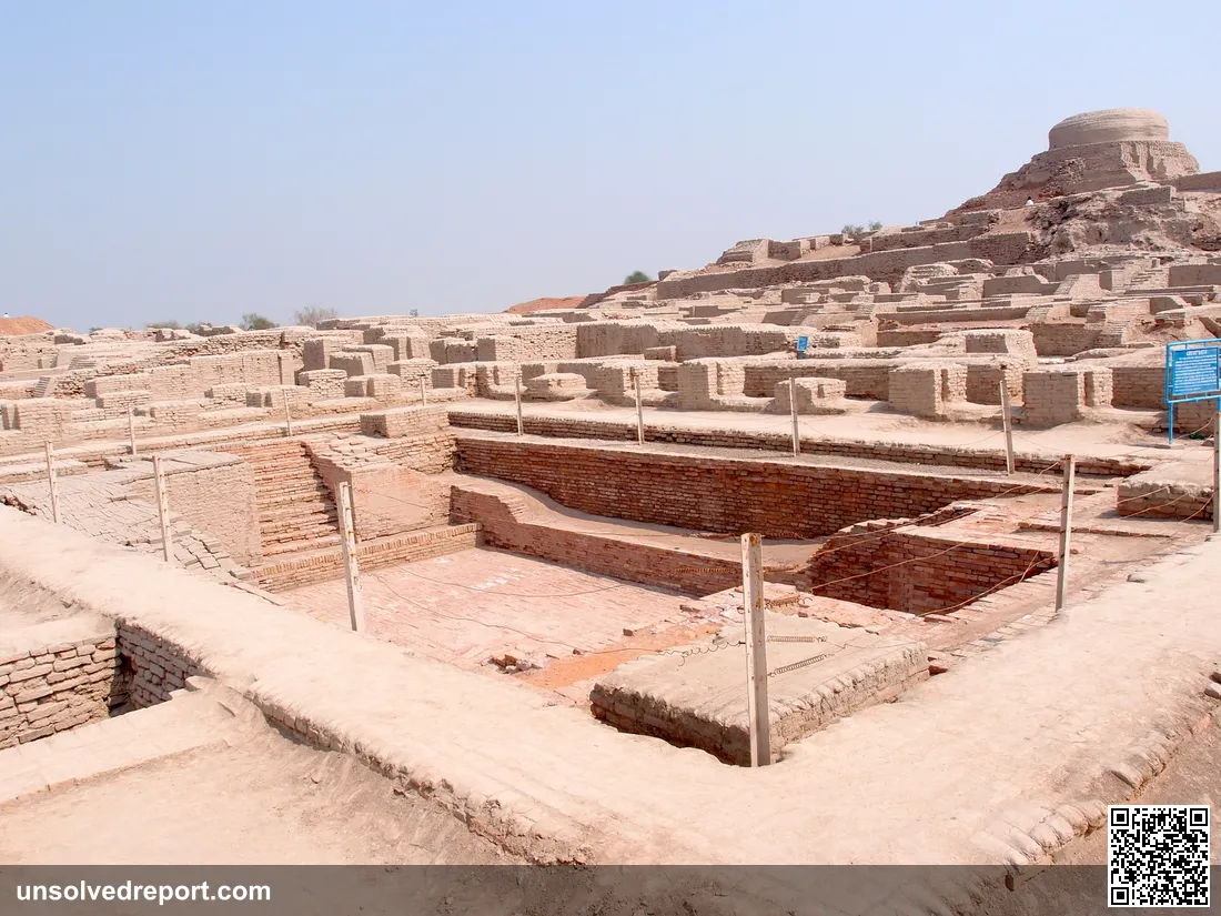 Excavated ruins of Mohenjo-daro, with the Great Bath in the foreground and the granary mound in the background, Pakistan.