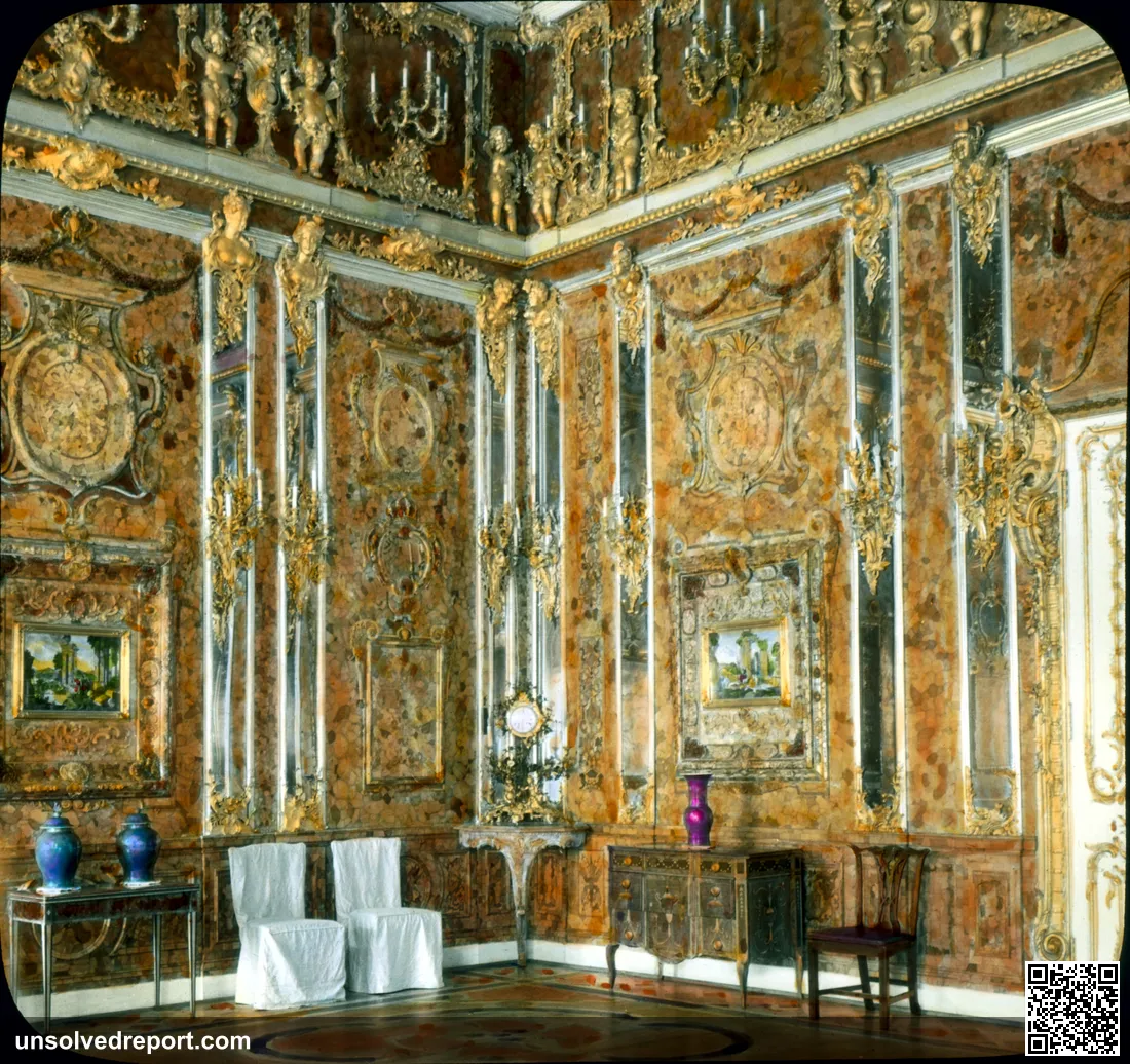 The original Amber Room inside Catherine Palace before it was looted by Nazi forces in 1941 and disappeared from history