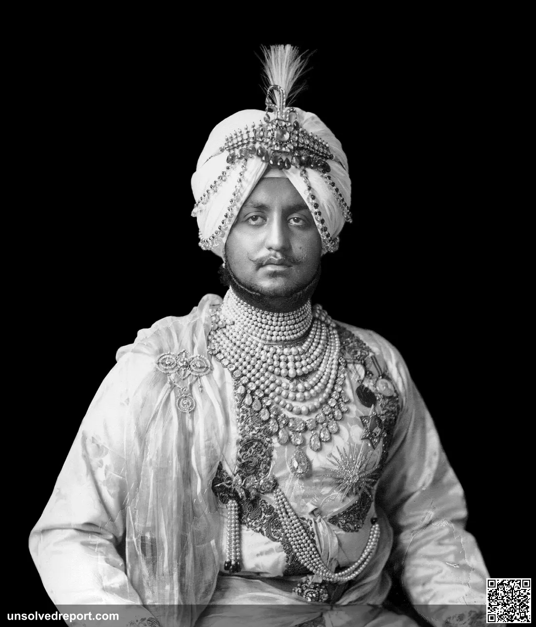 Photograph of Maharaja Bhupendra Singh of Patiala Note: The name of the maharaja is alt. spelt as 'Bhupinder', 'Bhupend…