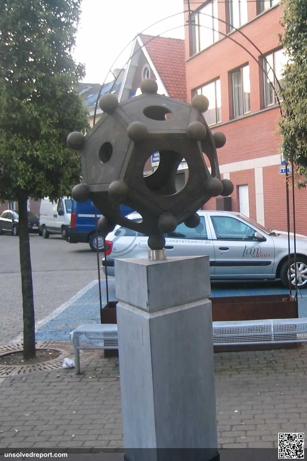 Photograph taken of the statue 'Dodecaëder' in Tongeren (Sculptural duplication of mysterious "Roman dodecahedron" arte…