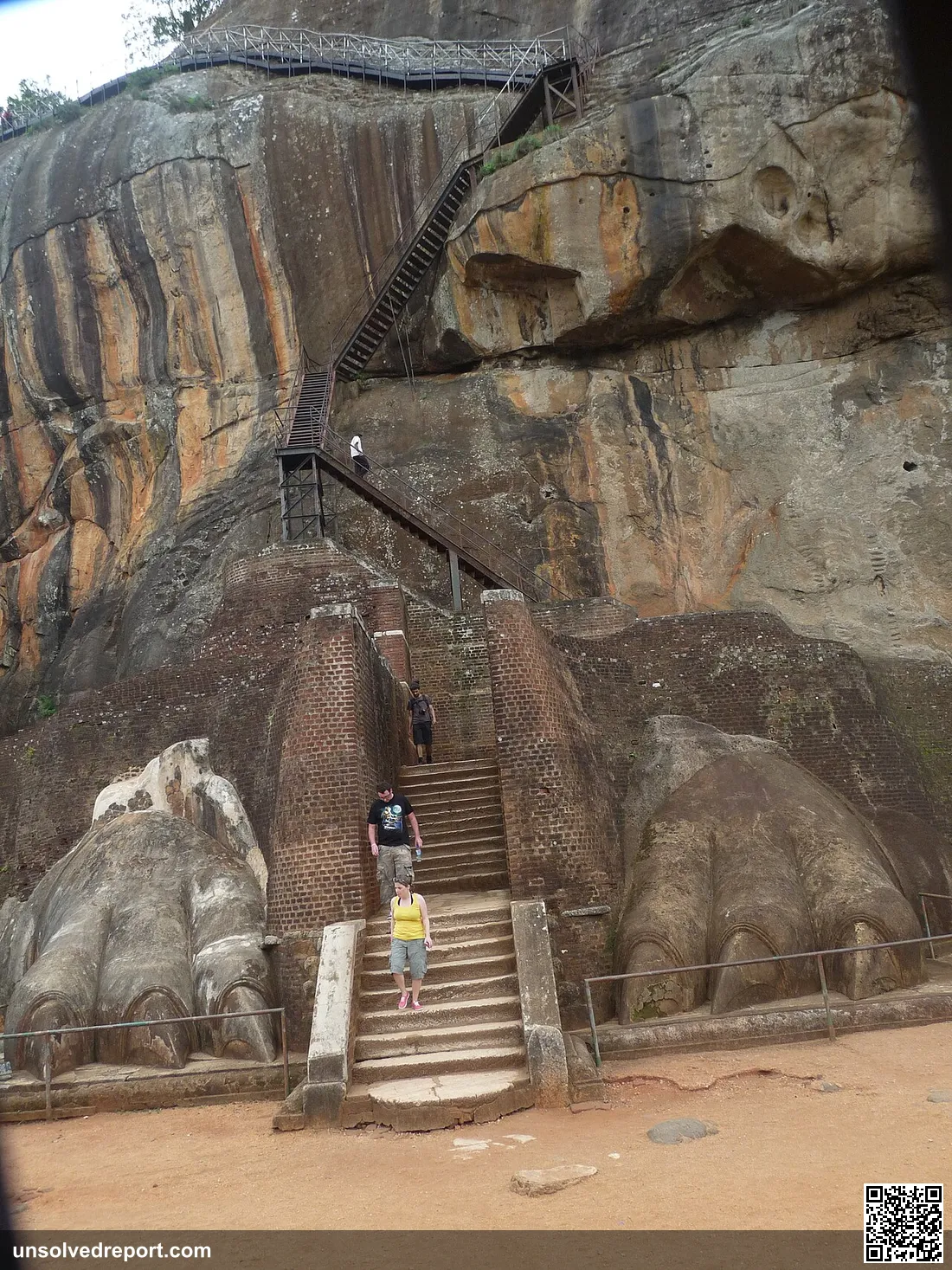 The entrance to the main palace at Sigriya rock was built such that it would feel as if one is entering into a Lion's m…