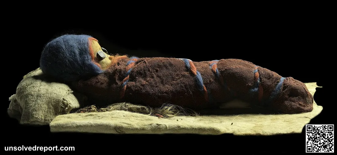Infant mummy (Tarim). Items shown in the "Secrets of the Silk Road" exhibit touring America.