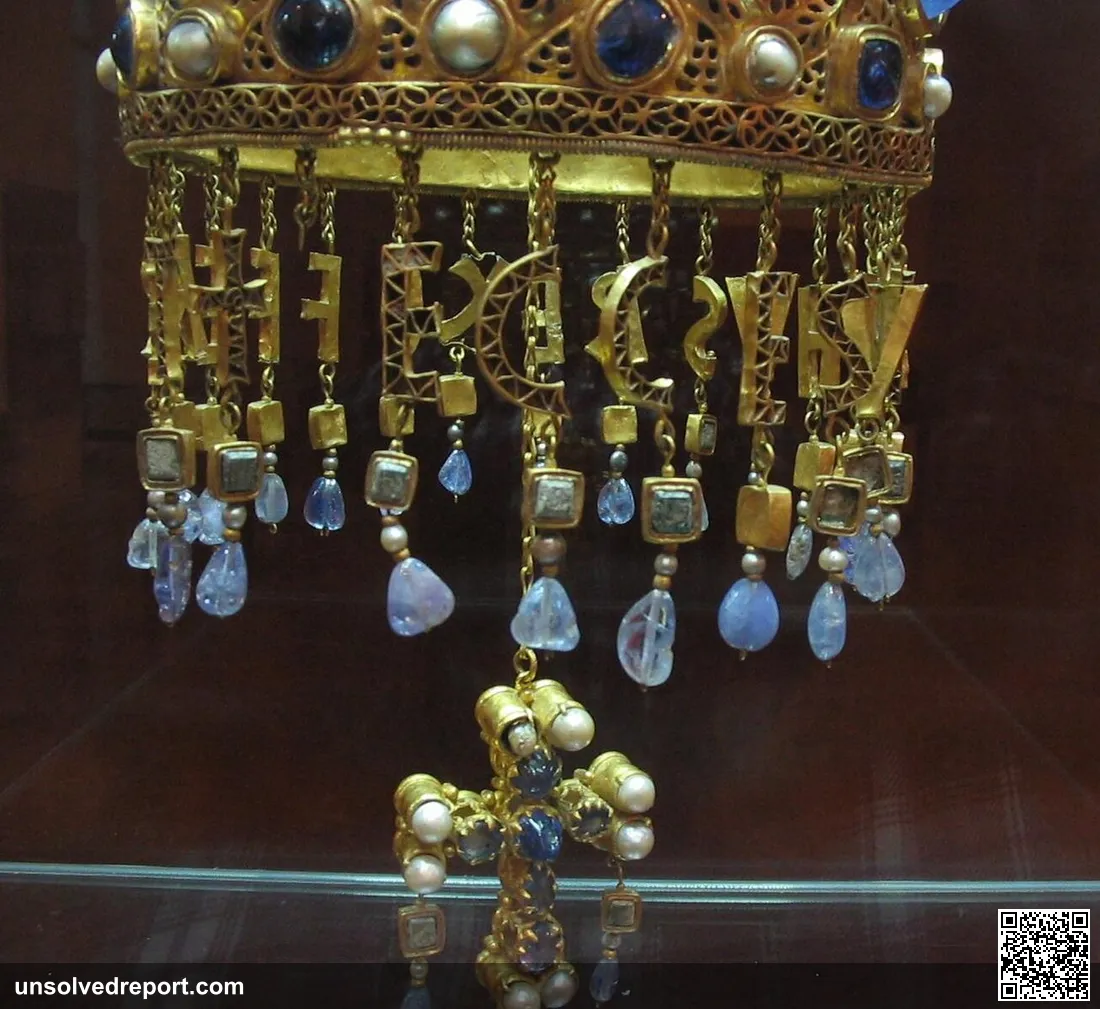 Detail of the votive crown of Visigoth king Reccesuinth († 672). It's part of the so-called Treasure of Guarrazar.
