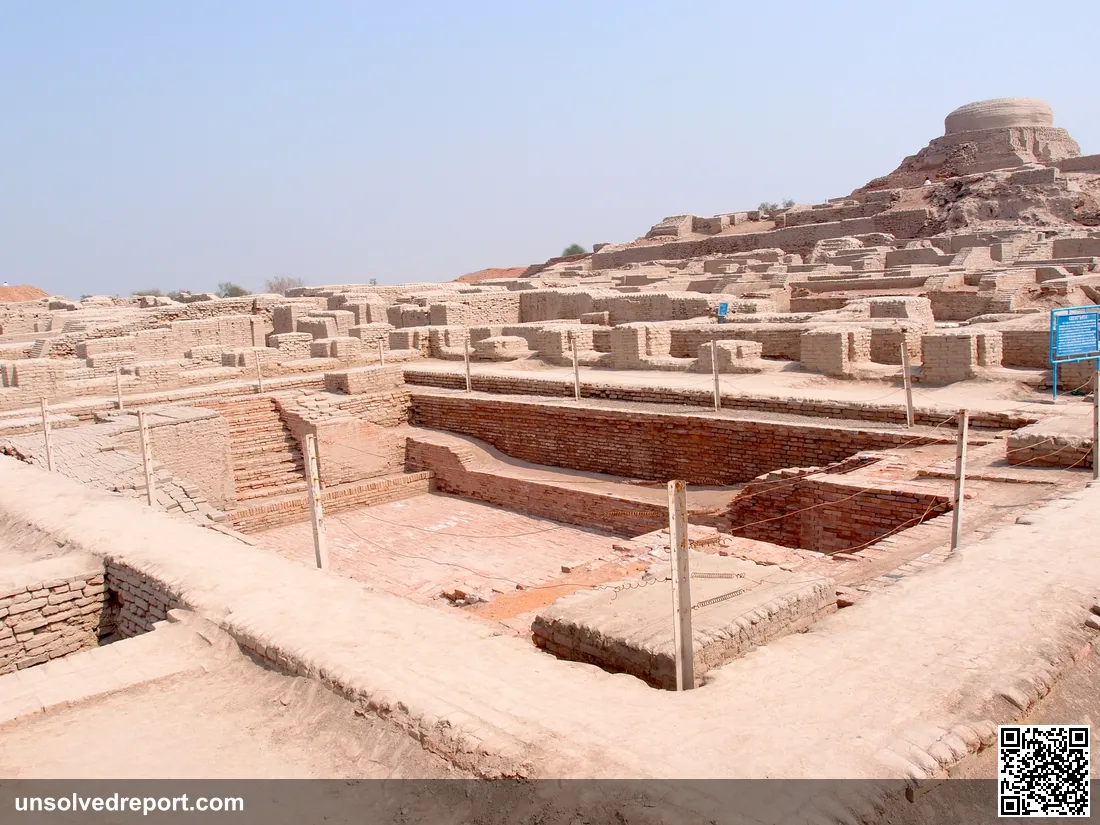 Excavated ruins of Mohenjo-daro, with the Great Bath in the foreground and the granary mound in the background, Sindh, Pakistan